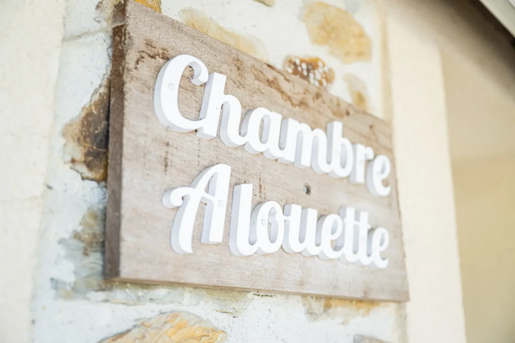 Gite de la cour chambre alouette entrée
