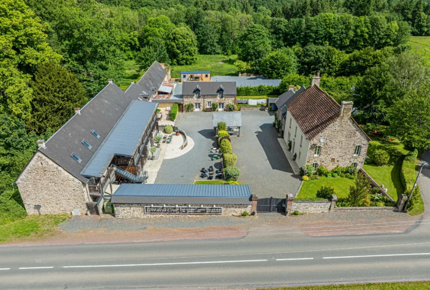 gite de la cour vu drone